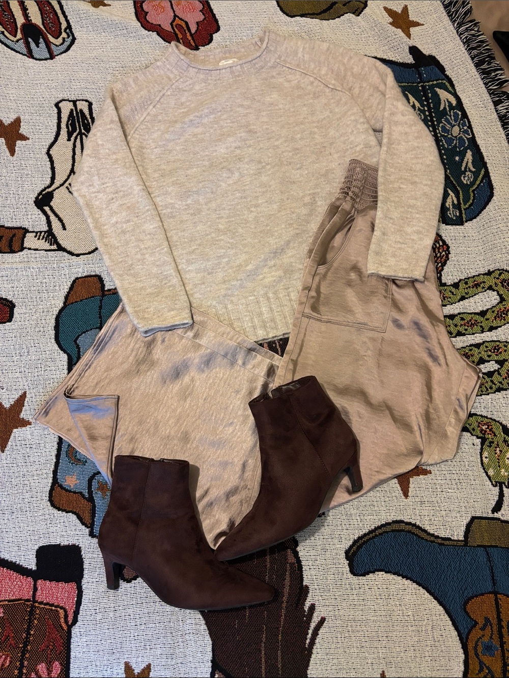 Caslon Heathered Beige Crew Neck Sweater